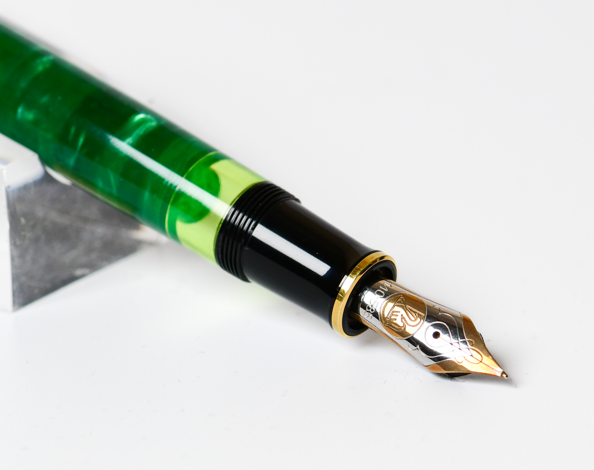 Green Defusion Bonded Acrylic Pelikan M800