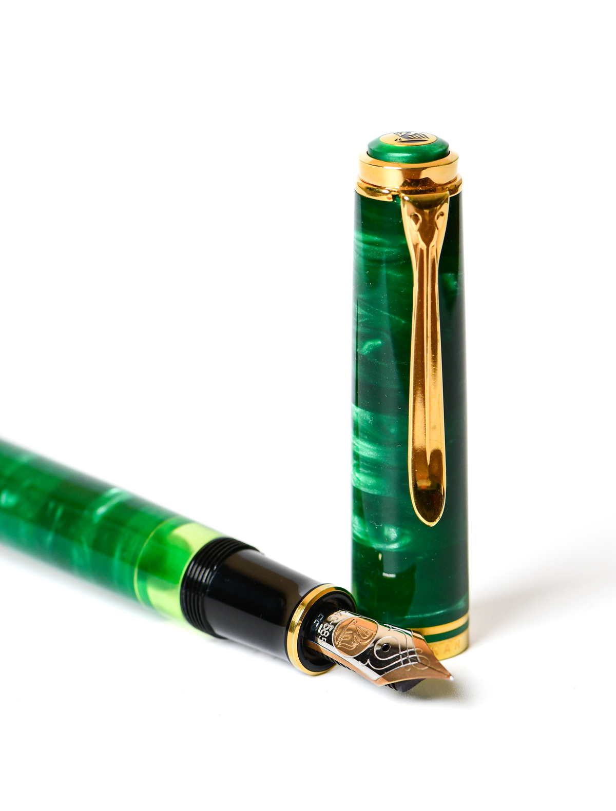 Green Defusion Bonded Acrylic Pelikan M800